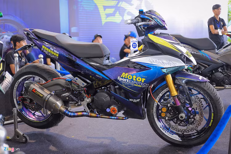 Với doanh số hơn 1 triệu xe bán ra thị trường từ năm 2005 đến nay, không lạ khi mẫu xe máy Yamaha Exciter có rất nhiều phiên bản độ độc đáo tại Việt Nam. Cuộc thi xe độ nhân kỷ niệm 1 triệu chiếc Exciter đã quy tụ nhiều mẫu xe cá tính và bắt mắt.