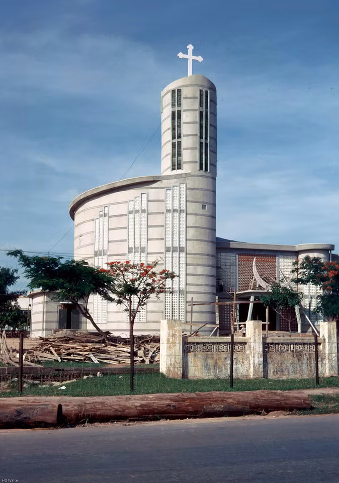 Nhà thờ Giáo xứ Bùi Chu ở Hố Nai, Biên Hòa. Ảnh: Smugmug.com.