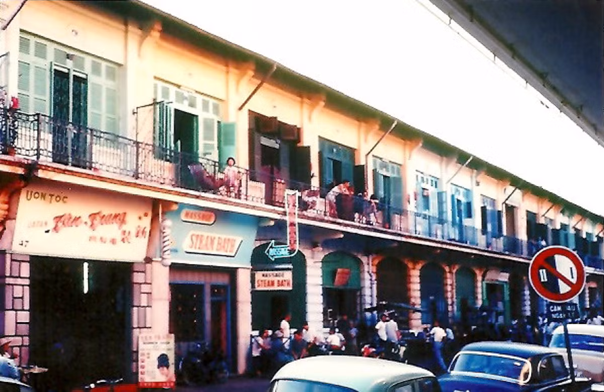 Dãy phố buôn bán của người Hoa ở Chợ Lớn. Ảnh: 103fieldbatteryraa.net.