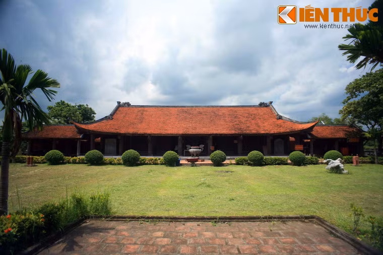 Hiện nay toàn bộ kiến trúc chùa còn lại 17 công trình gồm 128 gian xây dựng theo kiểu "Nội công ngoại quốc".