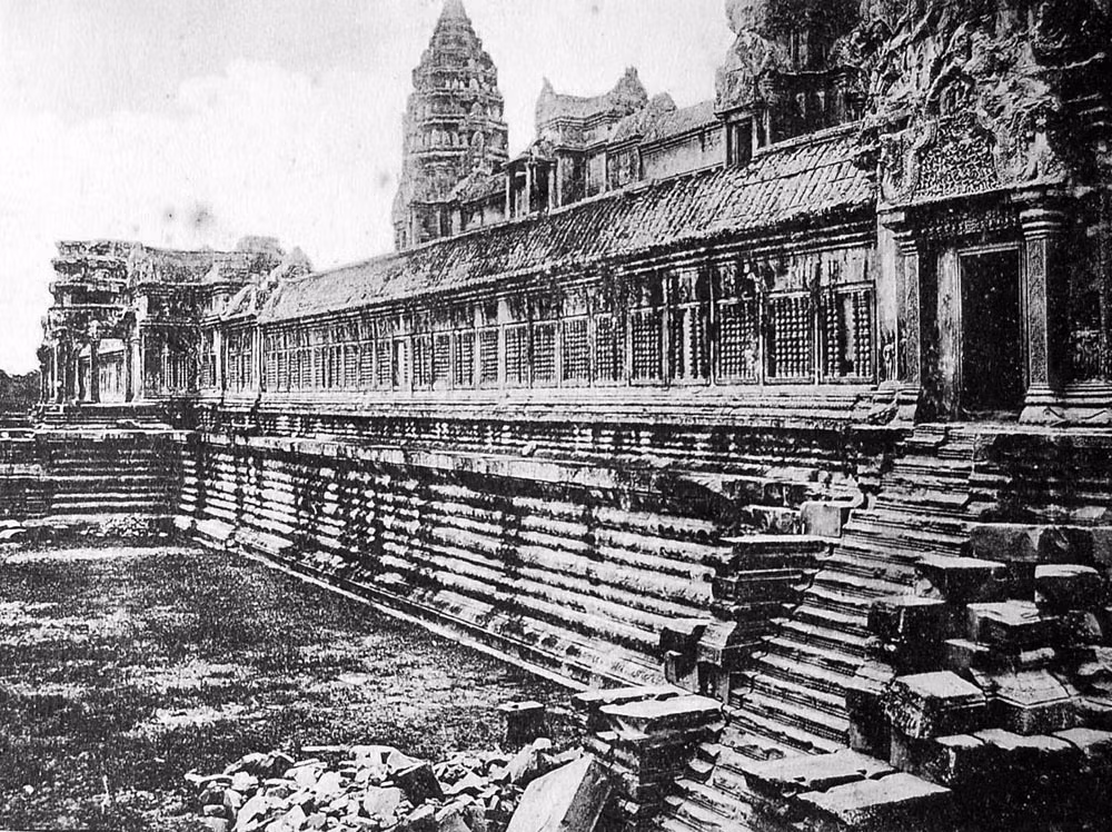 Một góc khu vực phía trong Angkor Wat. Ảnh: Belleindochine.free.fr.