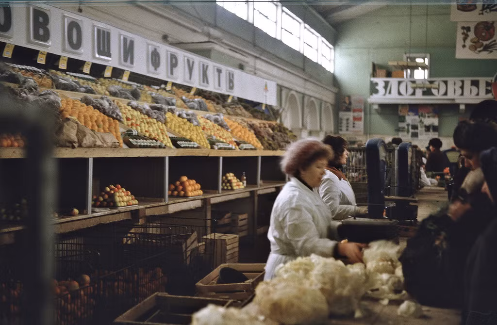 Quầy bán cải bắp ở chợ.