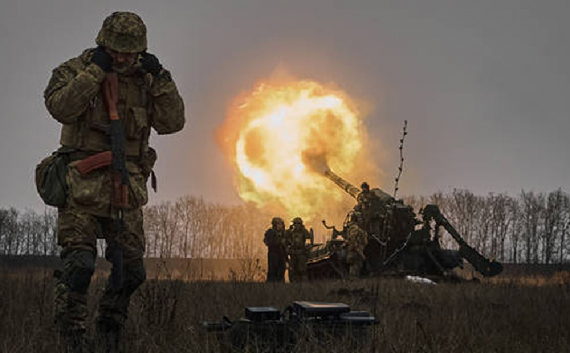 Trên chiến trường, trong hai ngày qua, quân Nga đã đạt được những tiến bộ đáng kể trong các cuộc tấn công ở Chasov Yar. Các lực lượng bao gồm Sư đoàn Dù số 98, Lữ đoàn Bộ binh Cơ giới Độc lập số 200, Lữ đoàn Akhmat Chechnya và Tiểu đoàn Tình nguyện Wagner đã phối hợp tấn công mạnh mẽ vào Quân đội Ukraine. Ảnh: Reuters.