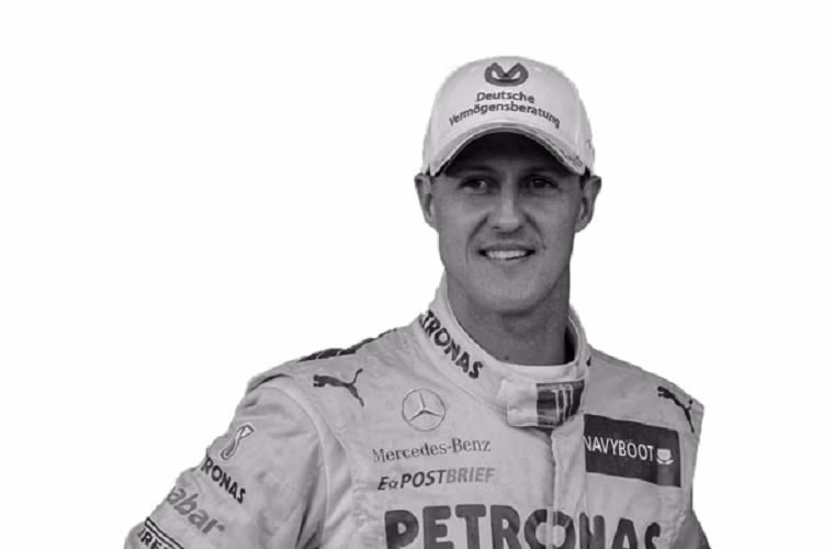 2. Michael Schumacher: Bị thương nặng trong một tai nạn trượt tuyết, người lái xe F1 thành công nhất mọi thời đại đã tạo nên một cái bóng lớn hơn trong năm 2014 còn hơn cả ông bầu khi làm vua F1 của mình.