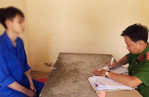  Xông vào chốt trực đấm tím mắt công an: Ngày 21/4, Công an huyện Trảng Bom (Đồng Nai) đã khởi bị can, bắt tạm giam 6 đối tượng vào chốt trực gây hấn đánh người và đánh cả cán bộ công an thương tích sưng nề, bầm tím vùng mắt trái, chấn thương vùng đầu mặt… xảy ra vào tối 10/4 ở huyện này. (Một đối tượng làm việc với Công an).