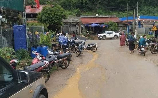 Con re ban chet bo me vo o Son La: Tu sat bang sung AK