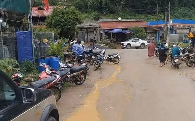 Con re ban chet bo me vo o Son La: Tu sat bang sung AK