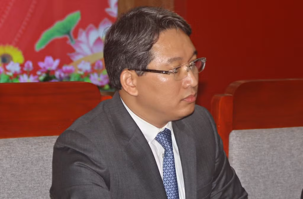 Đến tháng 1/2016, ông Ninh được bầu làm Ủy viên dự khuyết Trung ương Đảng khóa XII và tiếp tục giữ chức Phó Chủ tịch UBND tỉnh Đắk Lắk (nhiệm kỳ 2016 - 2021). Từ tháng 3/2019, ông Ninh được điều động về lại Văn phòng Trung ương Đảng, giữ chức vụ Phó chánh Văn phòng Trung ương Đảng. 