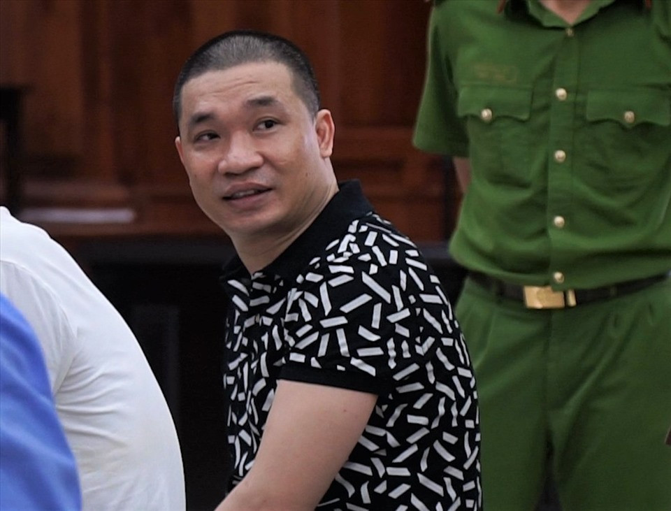 Tháng 6/2010, Dương bị bắt quả tang khi trốn khỏi nơi giam giữ. Khi được chuyển đến cơ quan điều tra để chờ truy tố, xét xử, bị cáo đã cùng một số phạm nhân trốn trại. 