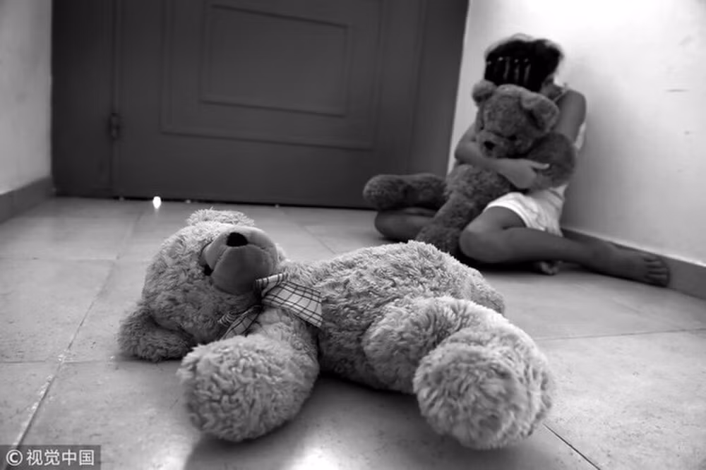 Nghi con gai trom tien, nguoi me dung dao lam lam hanh dong kinh hoang