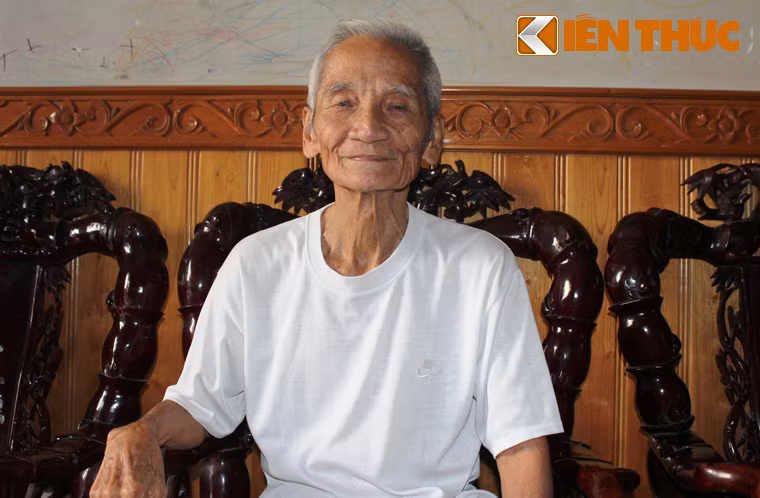 Người cha già hơn 90 tuổi của ông Nén cũng thật sự hạnh phúc khi đây là năm đầu tiên trong suốt gần 18 năm, ông lặn lội từ Nam ra Bắc để kêu oan, cứu con mình.