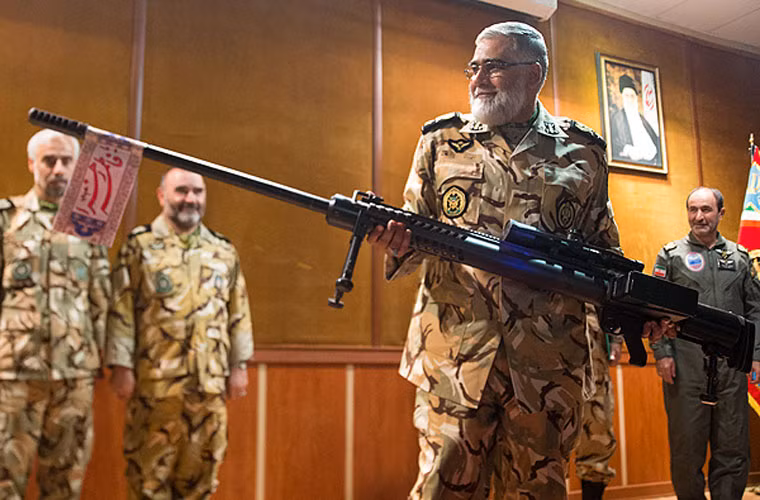 Loại súng này được cho là có thể bắn thủng xe thiết giáp, các công sự kiên cố, bắn hạ được cả máy bay.