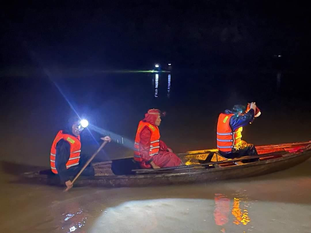 Quảng Nam: Tìm thấy thi thể người đàn ông bị nước lũ cuốn trôi Quang Nam: Tim thay thi the nguoi dan ong bi nuoc lu cuon troi