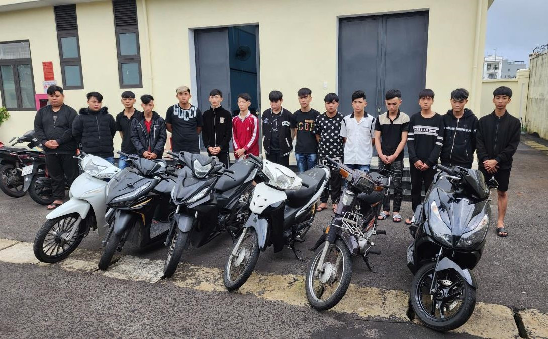 Tụ tập đánh nhau chỉ vì 2 “trẻ trâu” chọc tức nhau trên mạng - Hình 3 Tu tap danh nhau chi vi 2 “tre trau” choc tuc nhau tren mang-Hinh-3