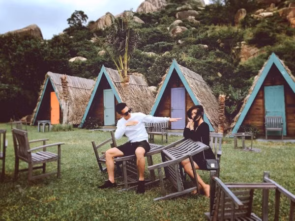 Nguoi dep dat Cang bo nghe dien vien di ban hang-Hinh-2