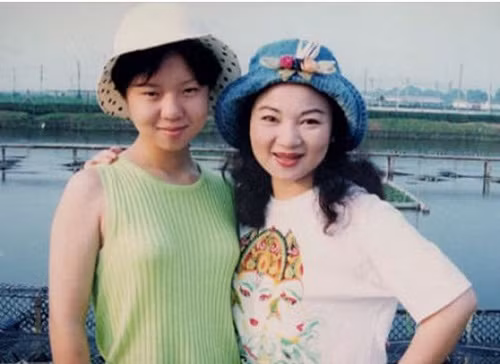 Chan dong Vu sat hai con gai nu dien vien Dai Bac