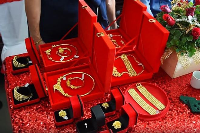 Nhung co dau “nang triu vang” trong nam 2018-Hinh-8