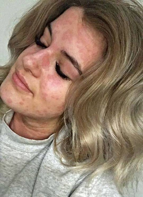 Nguoi phu nu chi can mo tu lanh, an kem cung chet... hai hung