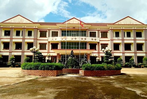 Cach chuc Pho chu tich huyen chiem 8 ha dat cua lam truong