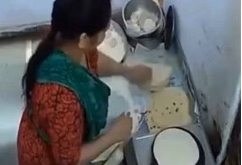 Nu dau bep tra thu ong chu cach kinh di chua tung thay-Hinh-2