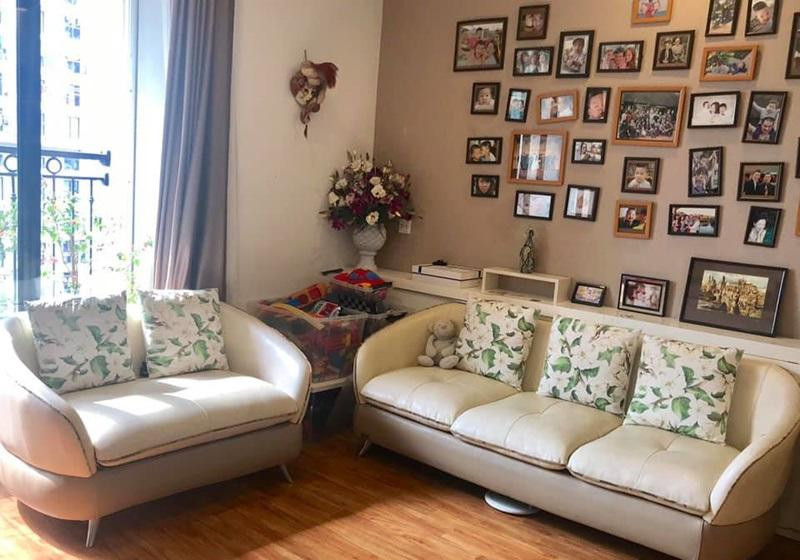 Là người kín tiếng trong chuyện đời tư, Đan Lê rất ít khi chia sẻ chuyện gia đình lên trang cá nhân. Mới đây, cô cho biết, sắp tới 2 vợ chồng cô có ý định sửa nhà, đây cũng là lúc tổ ấm của người đẹp VTV được hé lộ.