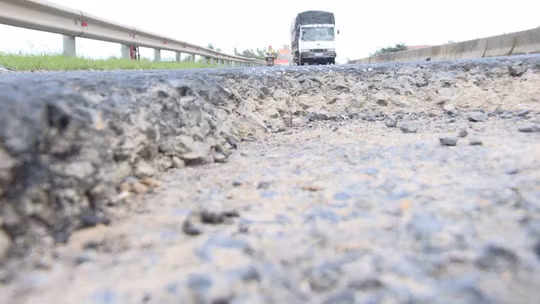 Dinh chi cong tac chi huy cong truong do de Quoc lo 1 nat nhu tuong