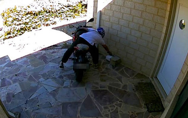 Mat qua Giang sinh qua nhieu, nguoi phu nu nghi chieu doc...