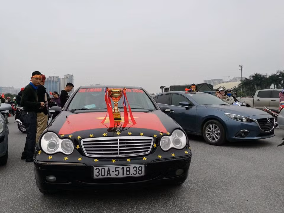 Nhung “sieu xe” doc co vu tuyen Viet Nam danh bai Malaysia-Hinh-2