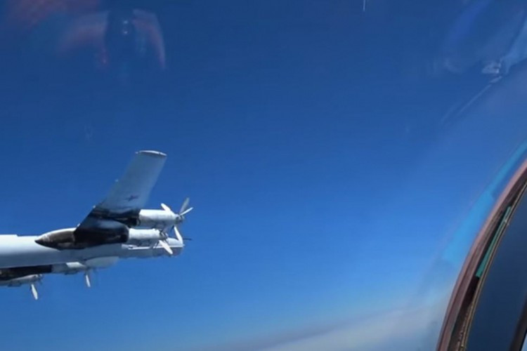 Một trong những lý do để gửi số lượng lớn máy bay chống ngầm có thể là nhằm minh chứng cho sức mạnh và quyết tâm của Nga trong việc thực hiện các cuộc tấn công chống lại hải quân Mỹ.