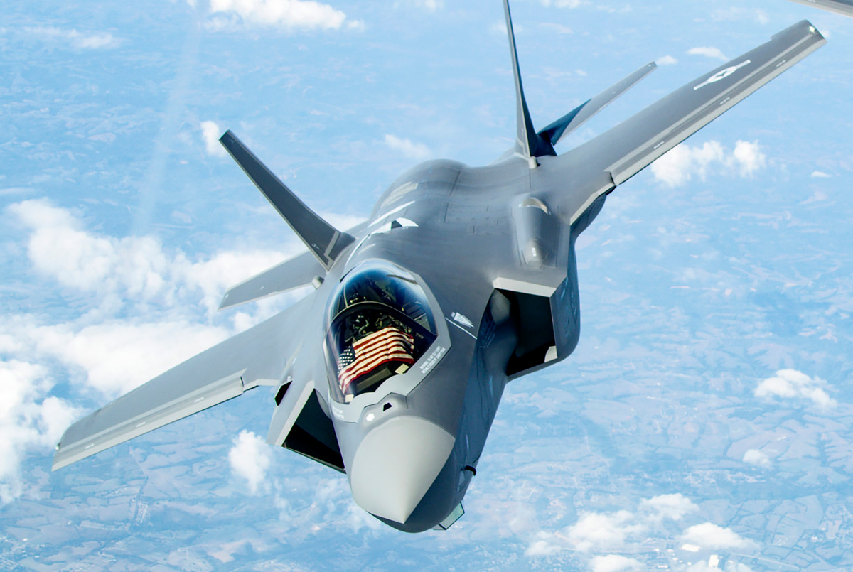 Đây chính là lý do dù F-35 (phát triển để thay thế A-10) đã được trang bị khá nhiều trong Không quân Mỹ nhưng đến nay chỉ có một số lượng khiêm tốn A-10 bị cho loại biên.