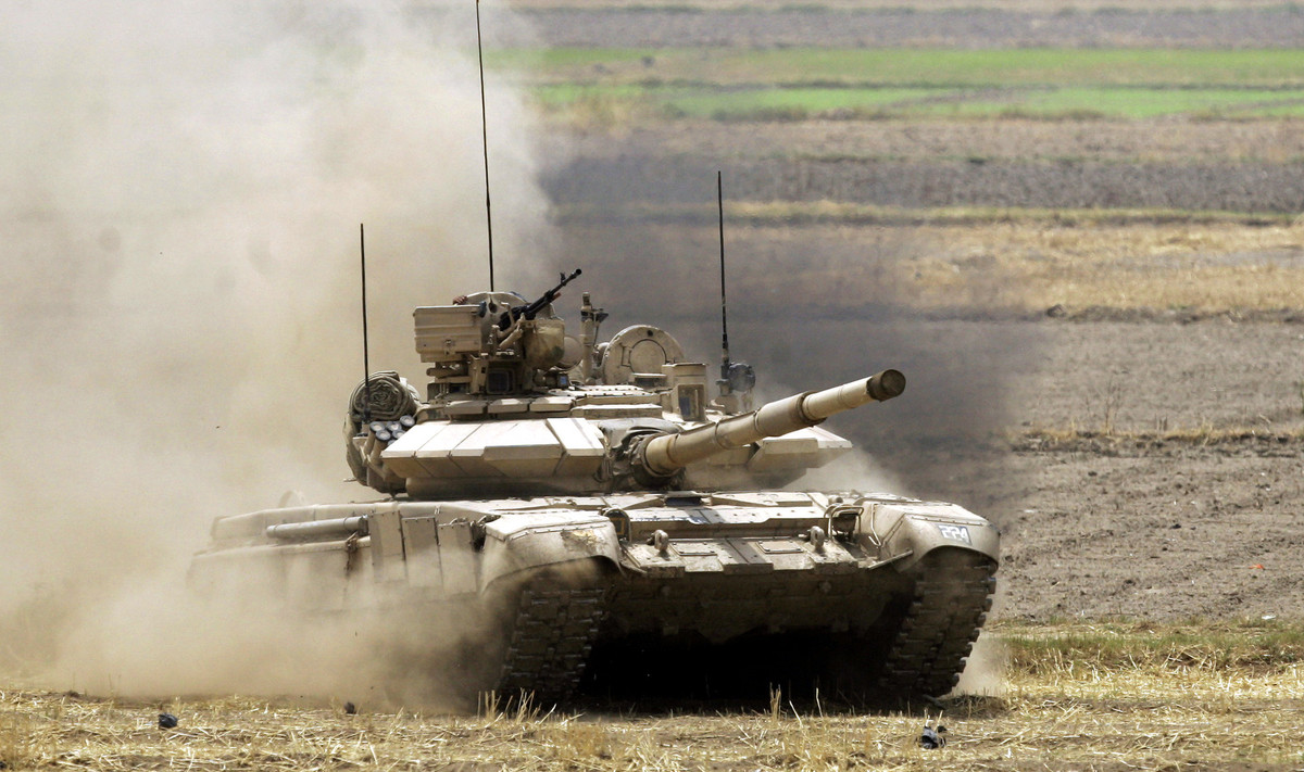 "Moskva và Cairo đã ký hợp đồng cung cấp 400 - 500 xe tăng T-90MS cho Quân đội Ai Cập. Thỏa thuận quy định về việc chuyển giao công nghệ và tổ chức sản xuất các phương tiện quân sự tại địa phương" Thiếu tướng Kamel al-Wazir - Bộ trưởng Giao thông - Vận tải Ai Cập đã công bố điều này trên Facebook vào ngày 26/6/2020.