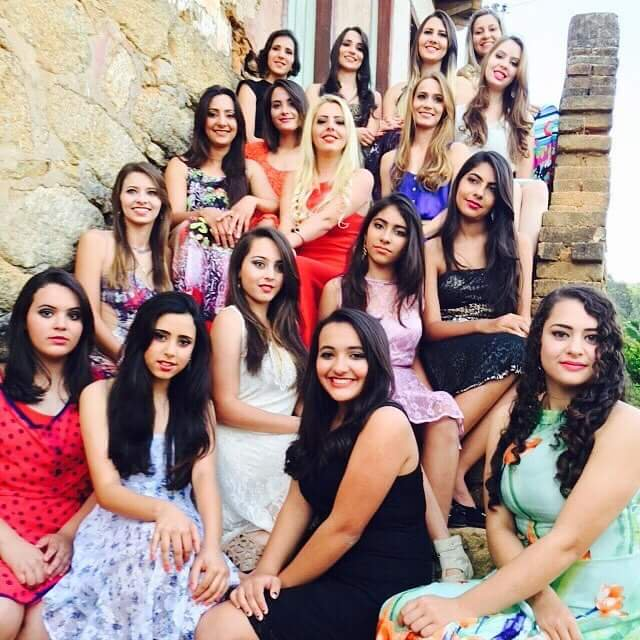 Có thể thấy đây là mảnh đất yên bình, hạnh phúc mà nhiều người mơ ước. Thế nhưng tình hình “âm thịnh dương suy” ở thị trấn khiến một số cô gái kêu gọi đàn ông độc thân nơi khác tới sống.