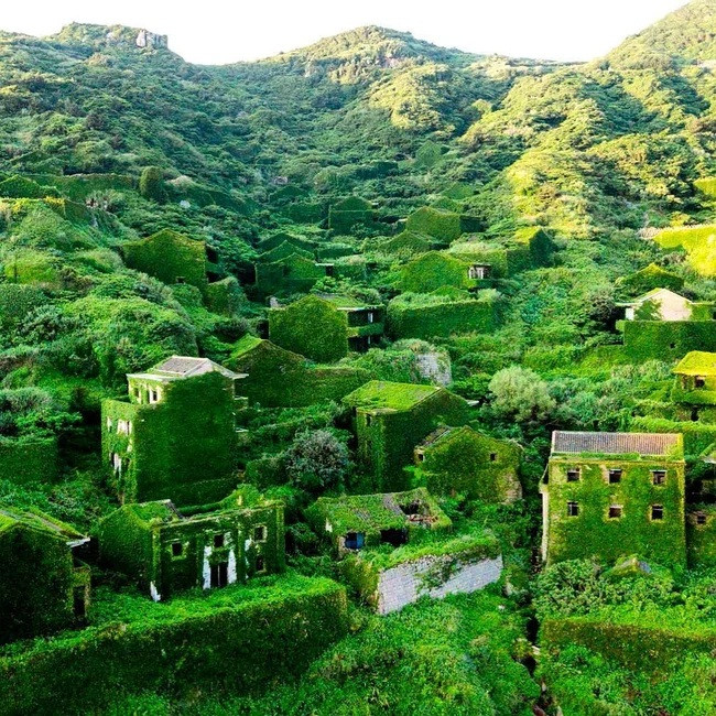 Mùa du lịch lý tưởng nhất ở Hậu Đầu Loan là mùa hè. Vào thời gian này, vịnh Thặng Sơn êm đềm với những làn sóng nhẹ, du khách có thể dễ dàng ra đảo Thặng Sơn. Mùa hè là thời điểm nước biển xanh nhất. Ảnh: IT.