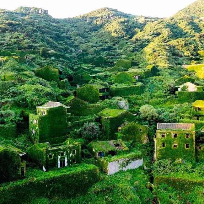 Mùa du lịch lý tưởng nhất ở Hậu Đầu Loan là mùa hè. Vào thời gian này, vịnh Thặng Sơn êm đềm với những làn sóng nhẹ, du khách có thể dễ dàng ra đảo Thặng Sơn. Mùa hè là thời điểm nước biển xanh nhất. Ảnh: IT.