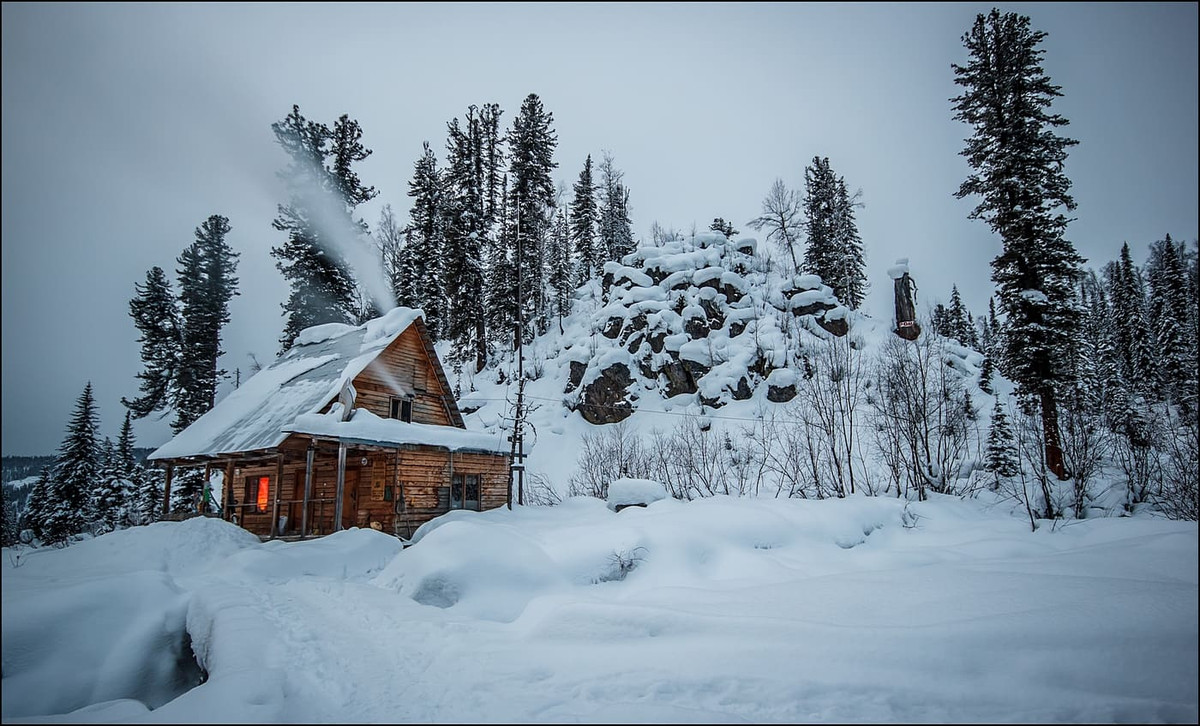 Vào năm 1974, nhiệt độ thấp kỷ lục -71°C được ghi nhận tại làng Oymyakon phía đông bắc Siberia. Đây là mức nhiệt độ thấp nhất trong một khu vực có người sinh sống từ trước đến nay.