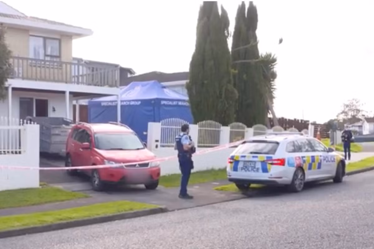 Soc vi tham gia dau gia mua trung vali chua thi the nguoi