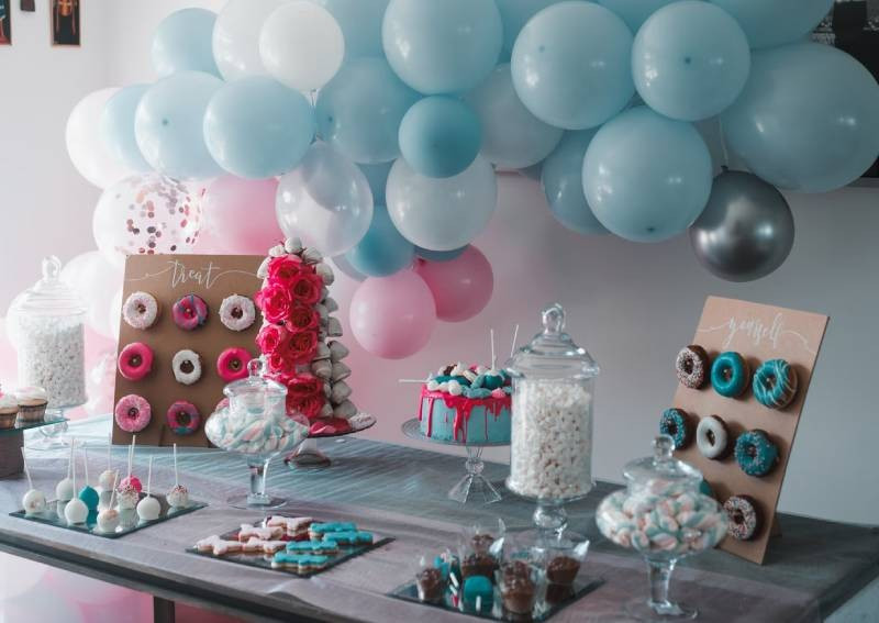 Kien cong ty vi to chuc tiec sinh nhat bat ngo cho minh