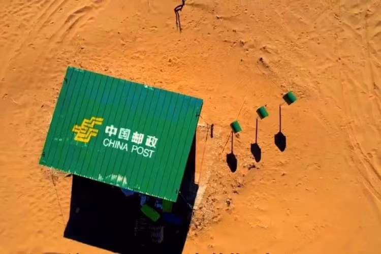 Buu dien co doc nhat the gioi nam giua sa mac heo lanh-Hinh-3