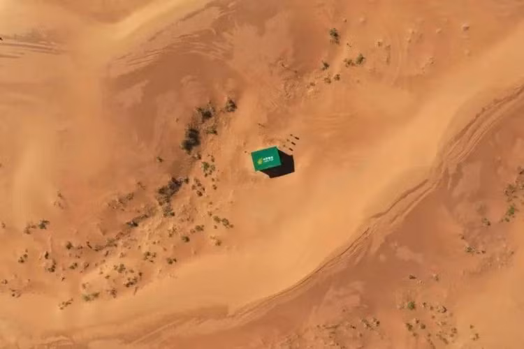 Buu dien co doc nhat the gioi nam giua sa mac heo lanh