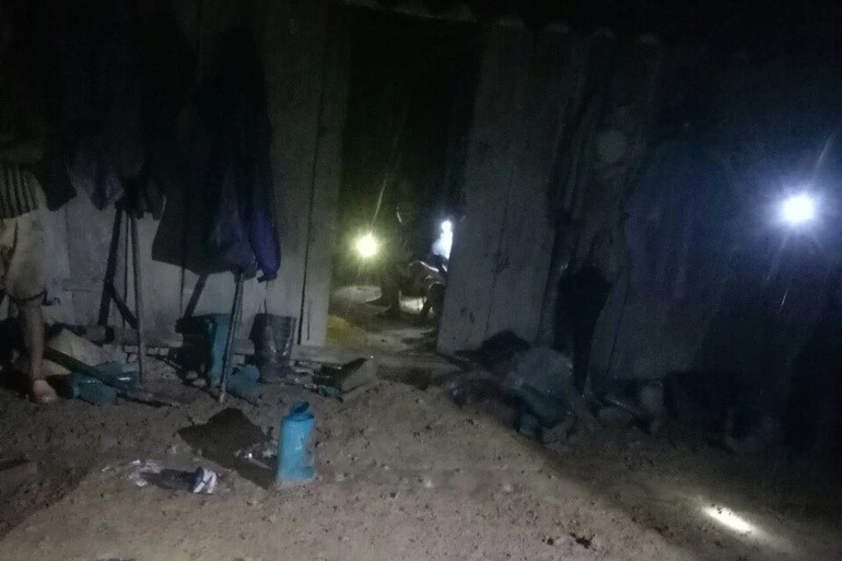 Hai chau be bi set danh tu vong khi theo ong ba len nuong