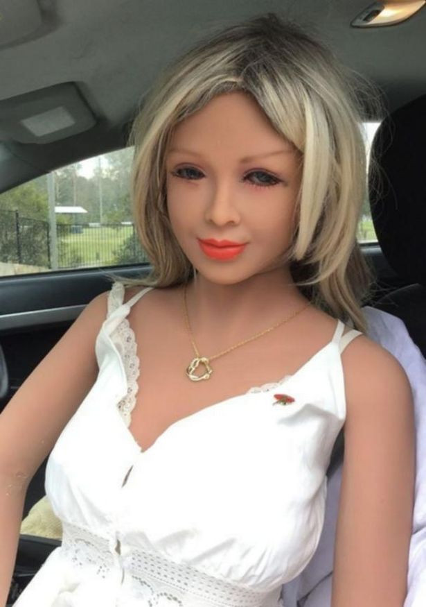 Phai long “co nang” robot, nguoi dan ong quyet dinh tien den hon nhan-Hinh-2