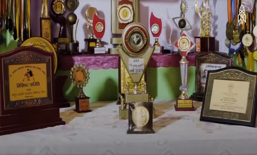 Được biết, Chandro Tomar đã giành được khoảng 100 đến 150 huy chương khi tham gia các cuộc thi thiện xạ. Đối với bà, đây là môn thể thao bảo vệ bản thân khi gặp nguy hiểm. Ảnh chụp màn hình.