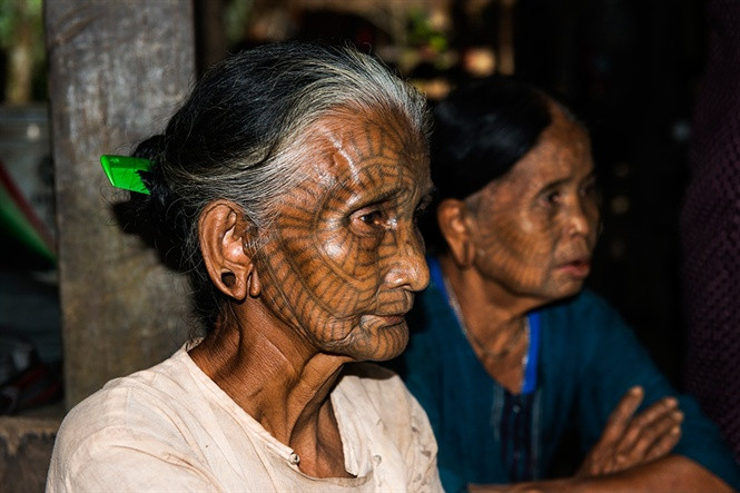 Lai Tu Chin là một bộ tộc kỳ lạ sống chủ yếu dọc hai bên bờ sông Laymro, bang Mrauk U và bang Chin của Myanmar.