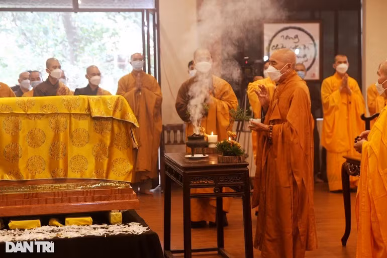 Hinh anh tai le nhap kim quan Thien su Thich Nhat Hanh-Hinh-5