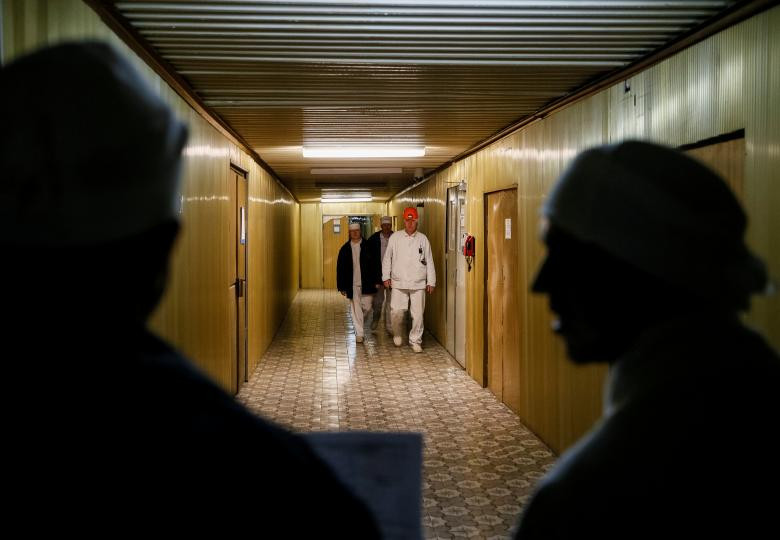 Can canh ben trong may dien hat nhan Chernobyl 