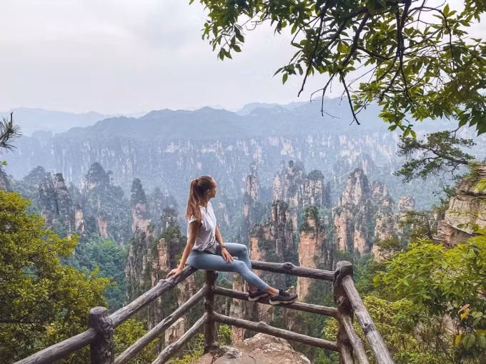 Bên cạnh đó, công viên Quốc gia Trương Gia Giới sở hữu khí hậu vô cùng mát mẻ vì nhiệt độ trung bình chỉ khoảng 13-17 độ C.