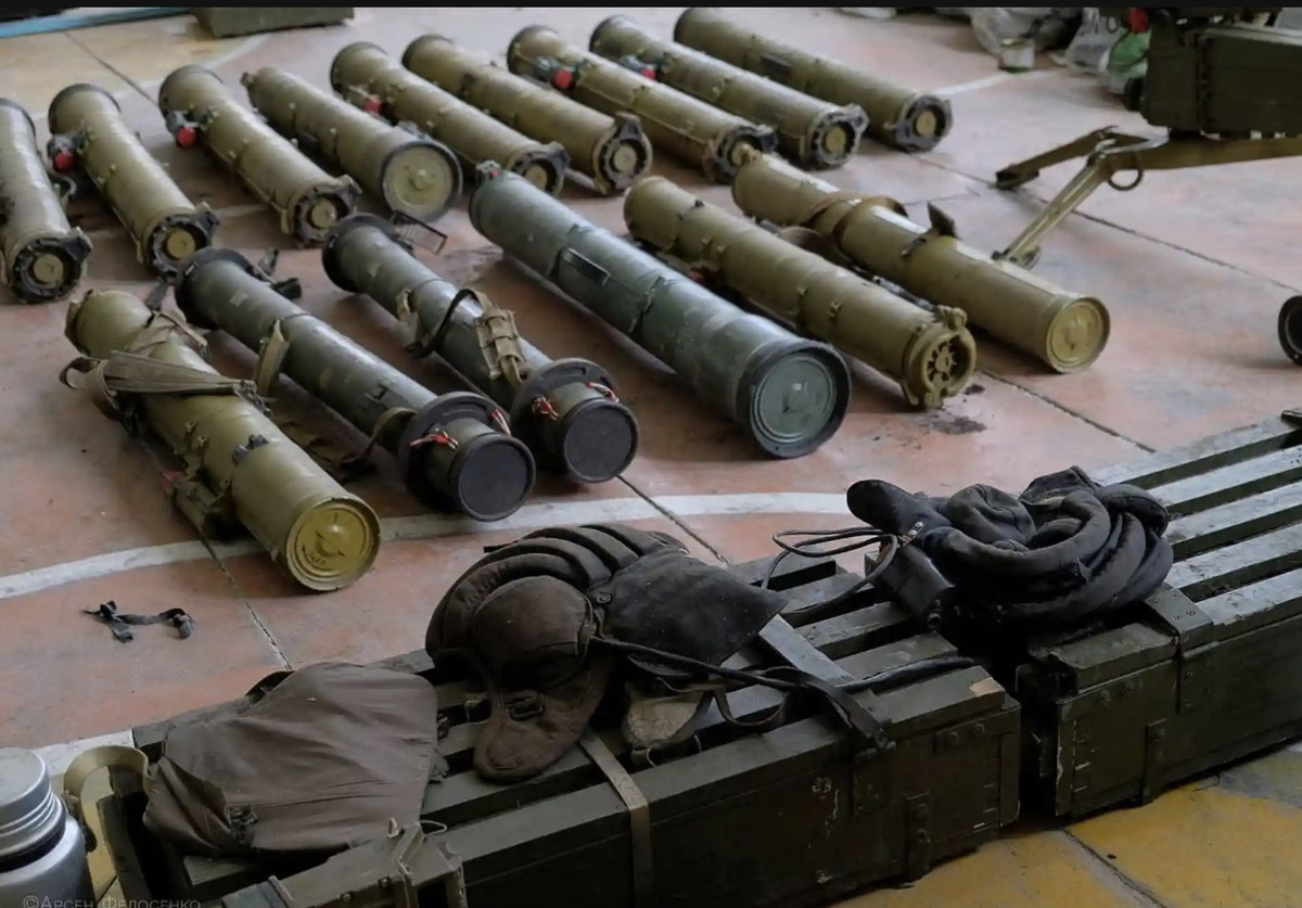 Súng phóng lựu của Nga bị lực lượng vũ trang Ukraine thu giữ sau một chiến dịch phản công. Ảnh: Reuters.