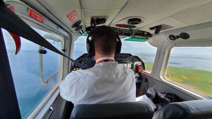 Chuyen bay ngan nhat chi 53 giay khien hanh khach so hai tot do