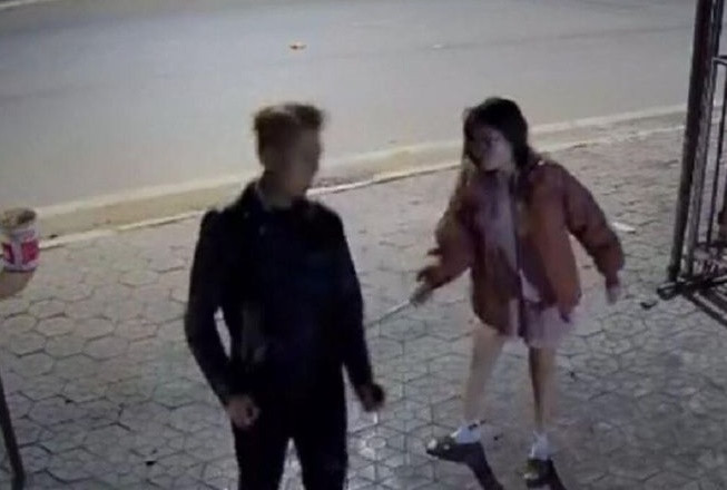 Canh vo danh chong tho bao trong quan internet gay sot mang