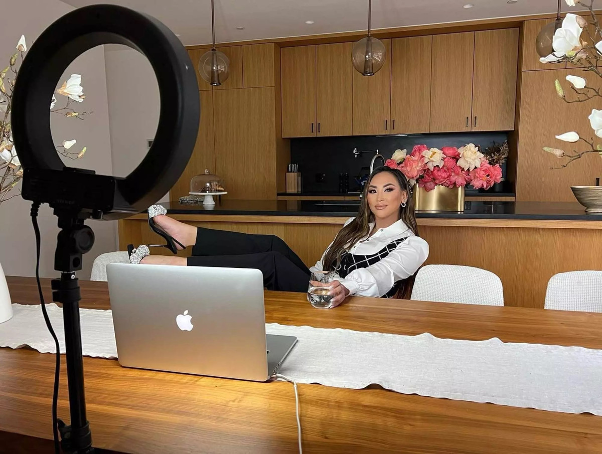 Ái nữ tỷ phú Trung Quốc đang sống tại Beverly Hills, nơi được mệnh danh là “khu dân cư giàu có bậc nhất thế giới”.